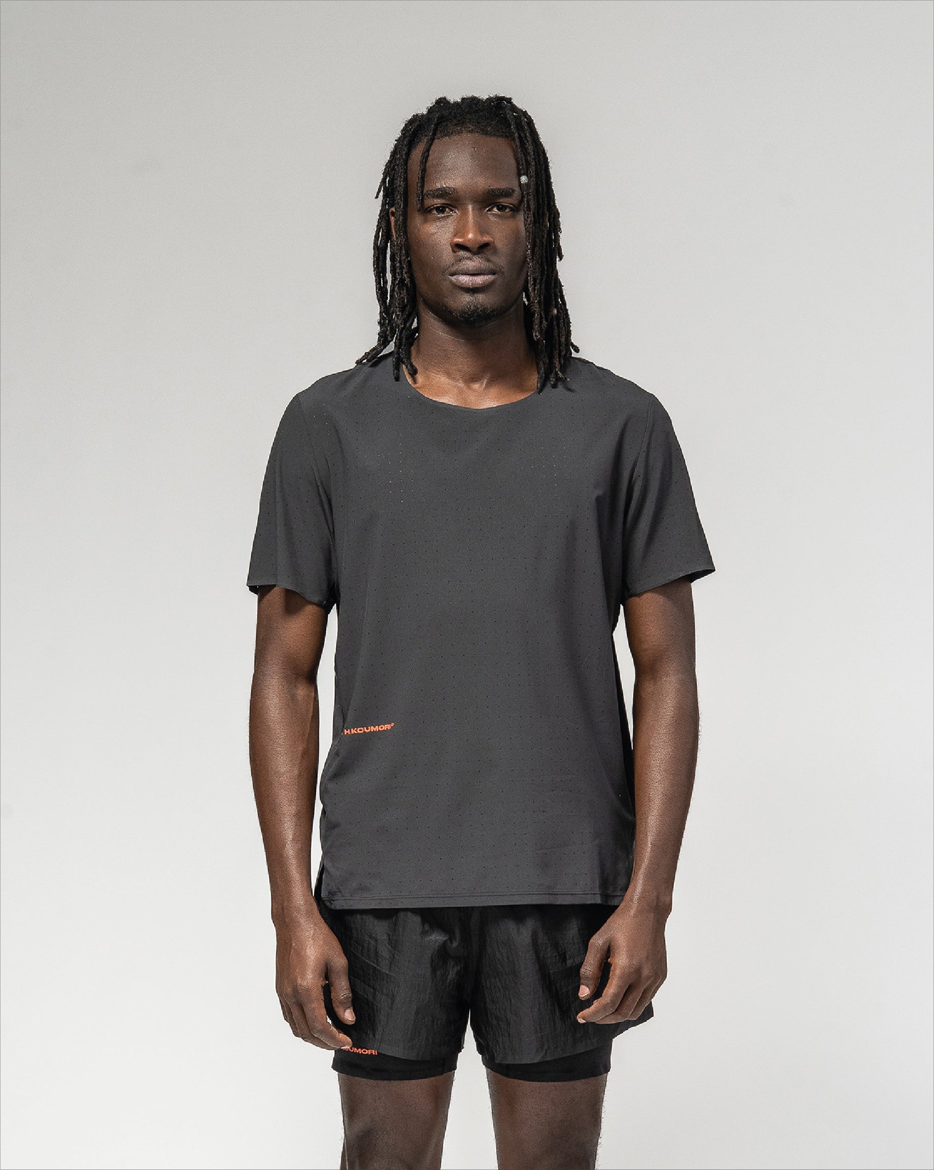 Adi365 H.Koumori Running Tee Black – Hermanos Koumori