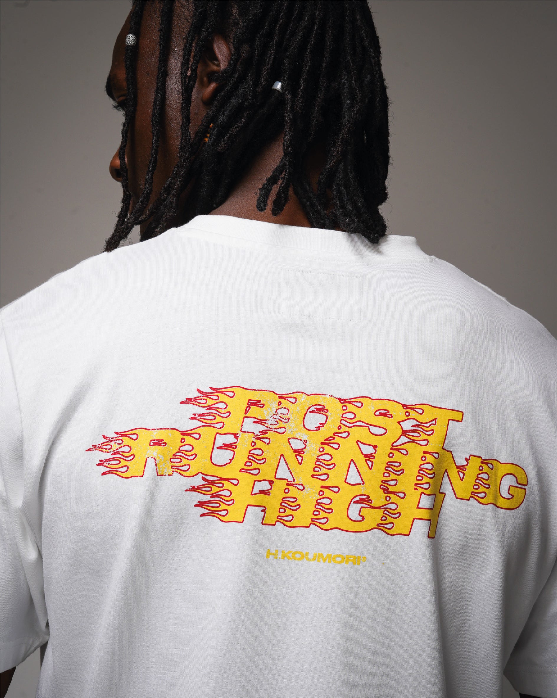 Playera Regular Post Running High Flames Blanca