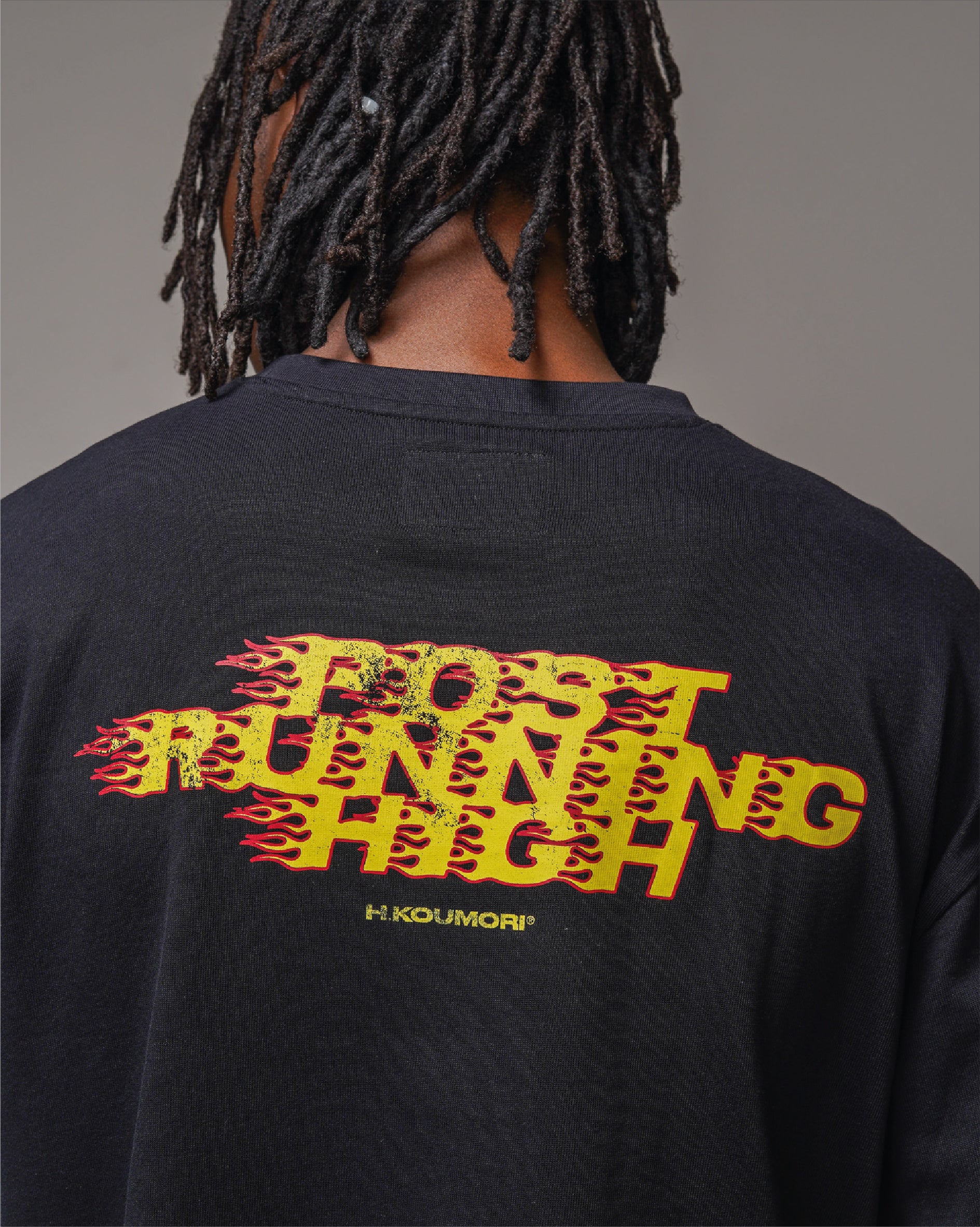 Playera Boulder Post Running High Flames Negra