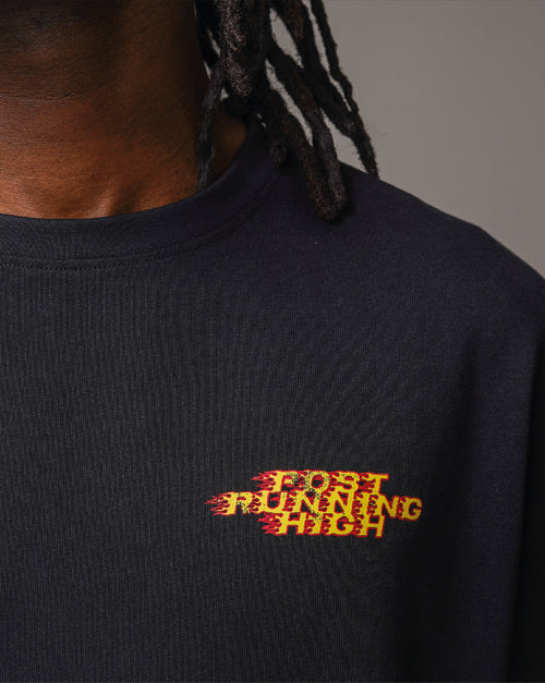 Playera Boulder Post Running High Flames Negra
