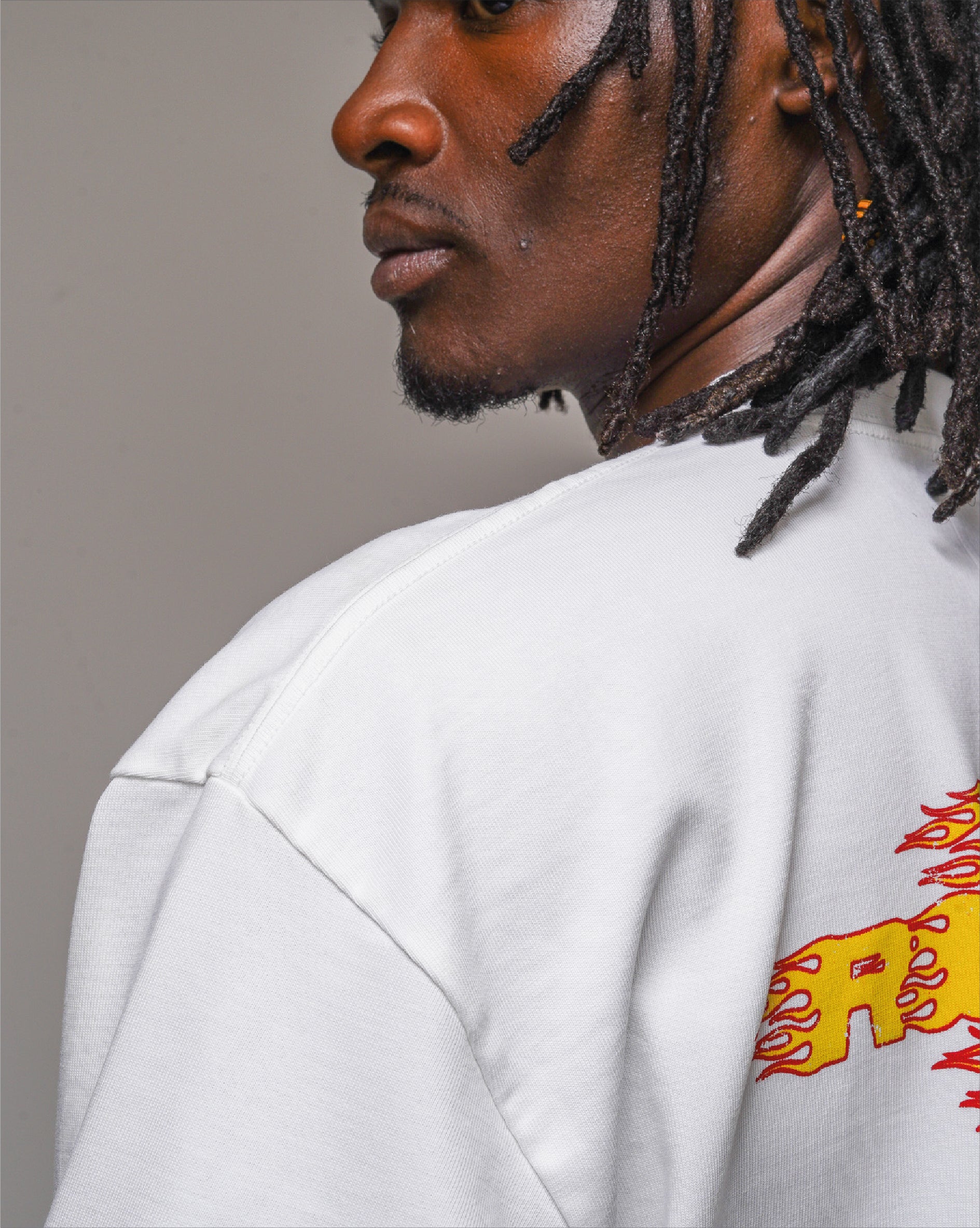 Playera Regular Post Running High Flames Blanca