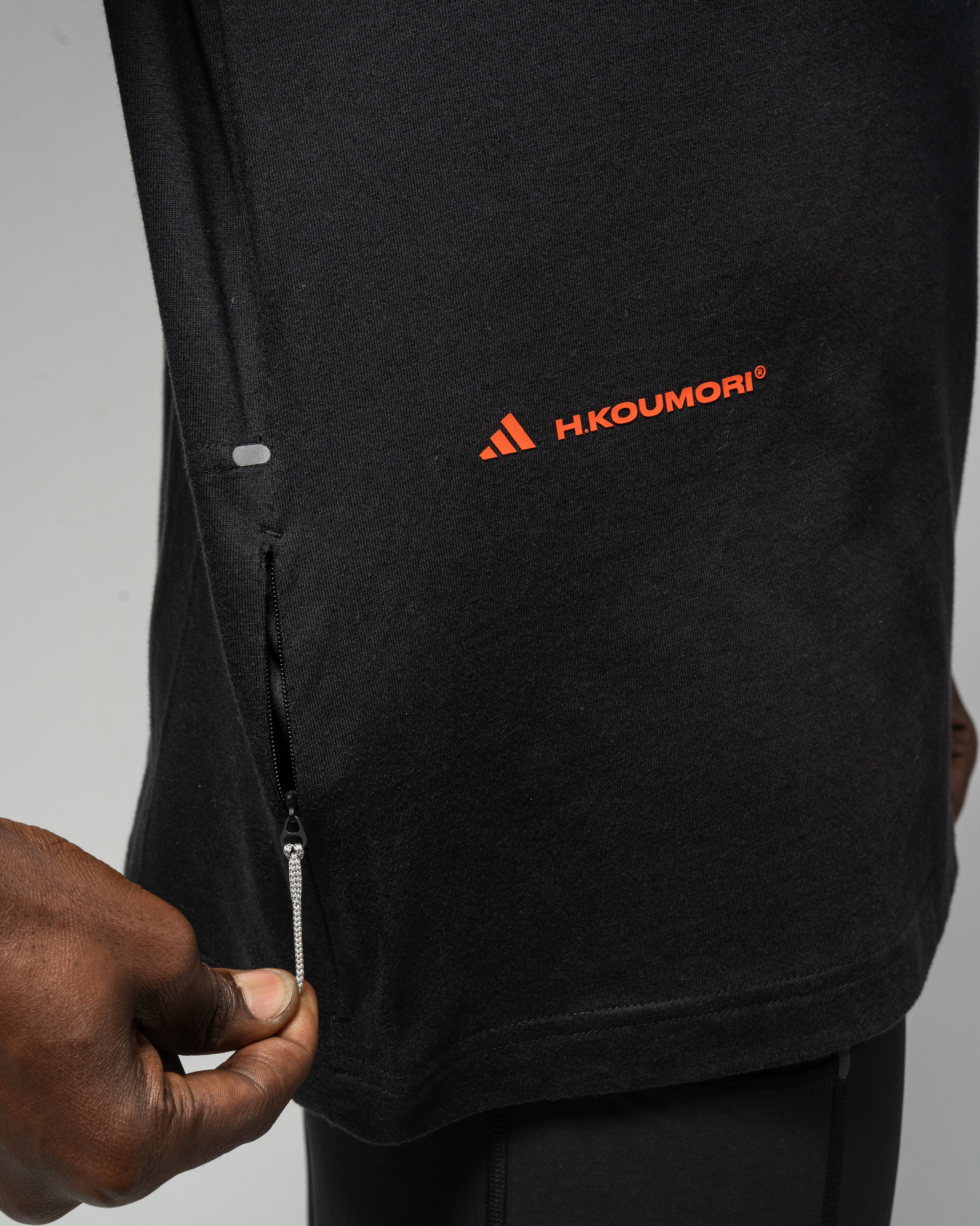 Adi365 H.Koumori T UF Black – Hermanos Koumori