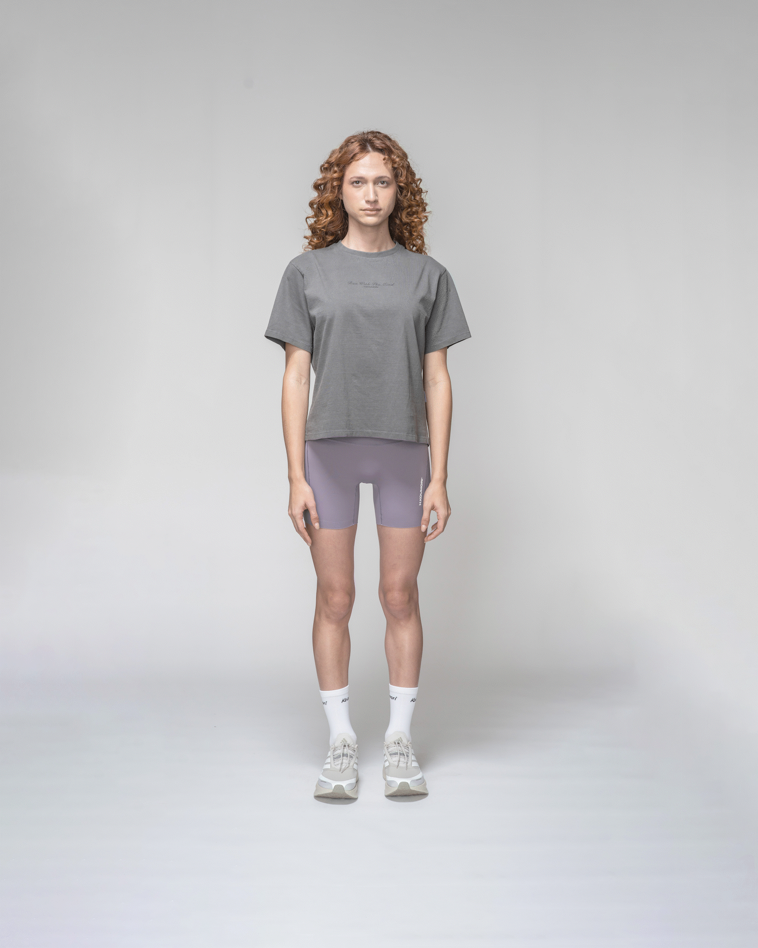 Playera Regular Run With The Mind Garment Dye Para Mujer