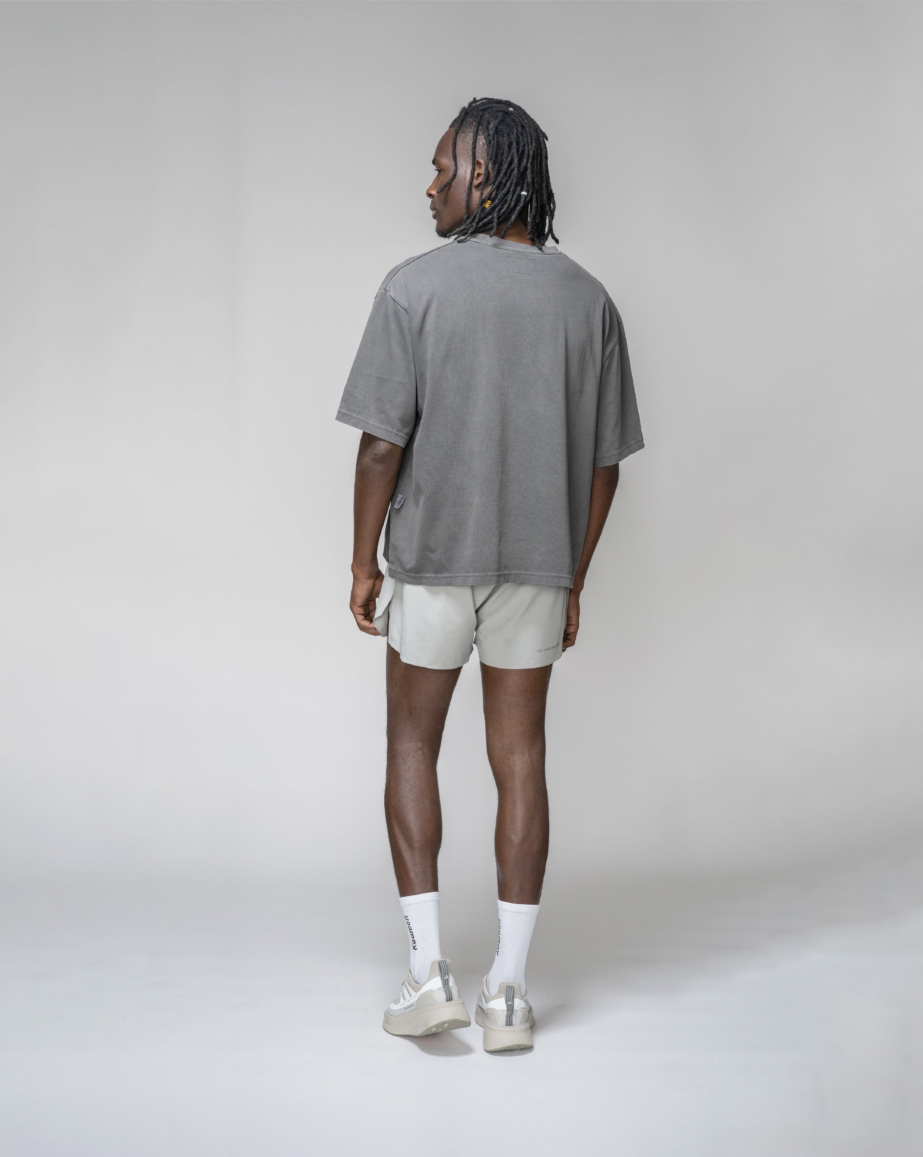 Playera Boulder Con Eslogan Garment Dye
